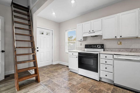 Tiny photo for 202 Leeds Alley, Columbus, OH 43202 (MLS # 226039343)