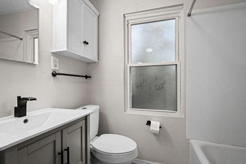 Tiny photo for 202 Leeds Alley, Columbus, OH 43202 (MLS # 226039343)