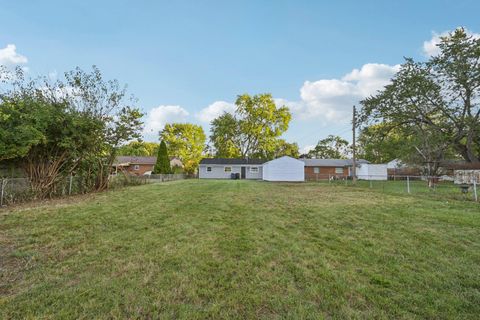 Tiny photo for 3955 E Fulton Street, Columbus, OH 43227 (MLS # 225037391)