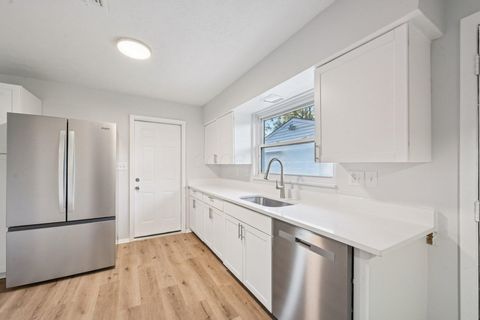 Tiny photo for 3955 E Fulton Street, Columbus, OH 43227 (MLS # 225037391)