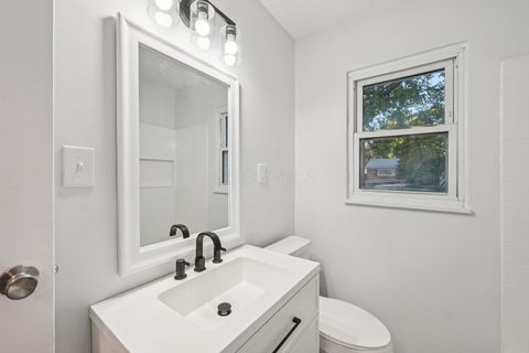 Tiny photo for 3955 E Fulton Street, Columbus, OH 43227 (MLS # 225037391)