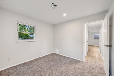 Tiny photo for 3955 E Fulton Street, Columbus, OH 43227 (MLS # 225037391)