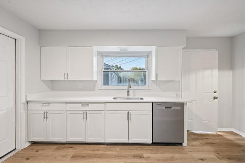 Tiny photo for 3955 E Fulton Street, Columbus, OH 43227 (MLS # 225037391)