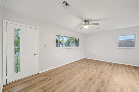 Tiny photo for 3955 E Fulton Street, Columbus, OH 43227 (MLS # 225037391)