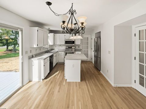 Tiny photo for 4517 Clayburn Drive W, Grove City, OH 43123 (MLS # 225041013)