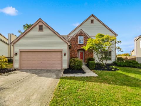 Photo of 4517 Clayburn Drive W, Grove City, OH 43123 (MLS # 225041013) Photo of 4517 Clayburn Drive W, Grove City, OH 43123 (MLS # 225041013)