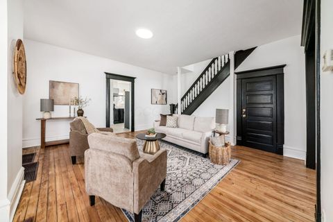 Photo of 583 E Columbus Street, Columbus, OH 43206 (MLS # 226009007)