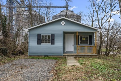 Photo of 623 Glencroft Avenue, Chillicothe, OH 45601 (MLS # 225046283)