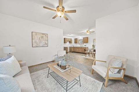 Tiny photo for 623 Glencroft Avenue, Chillicothe, OH 45601 (MLS # 225046283)