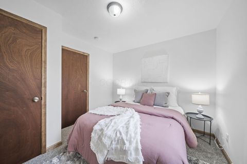 Tiny photo for 623 Glencroft Avenue, Chillicothe, OH 45601 (MLS # 225046283)