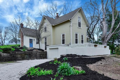 Photo of 1490 Stratford Road, Delaware, OH 43015 (MLS # 226011041)