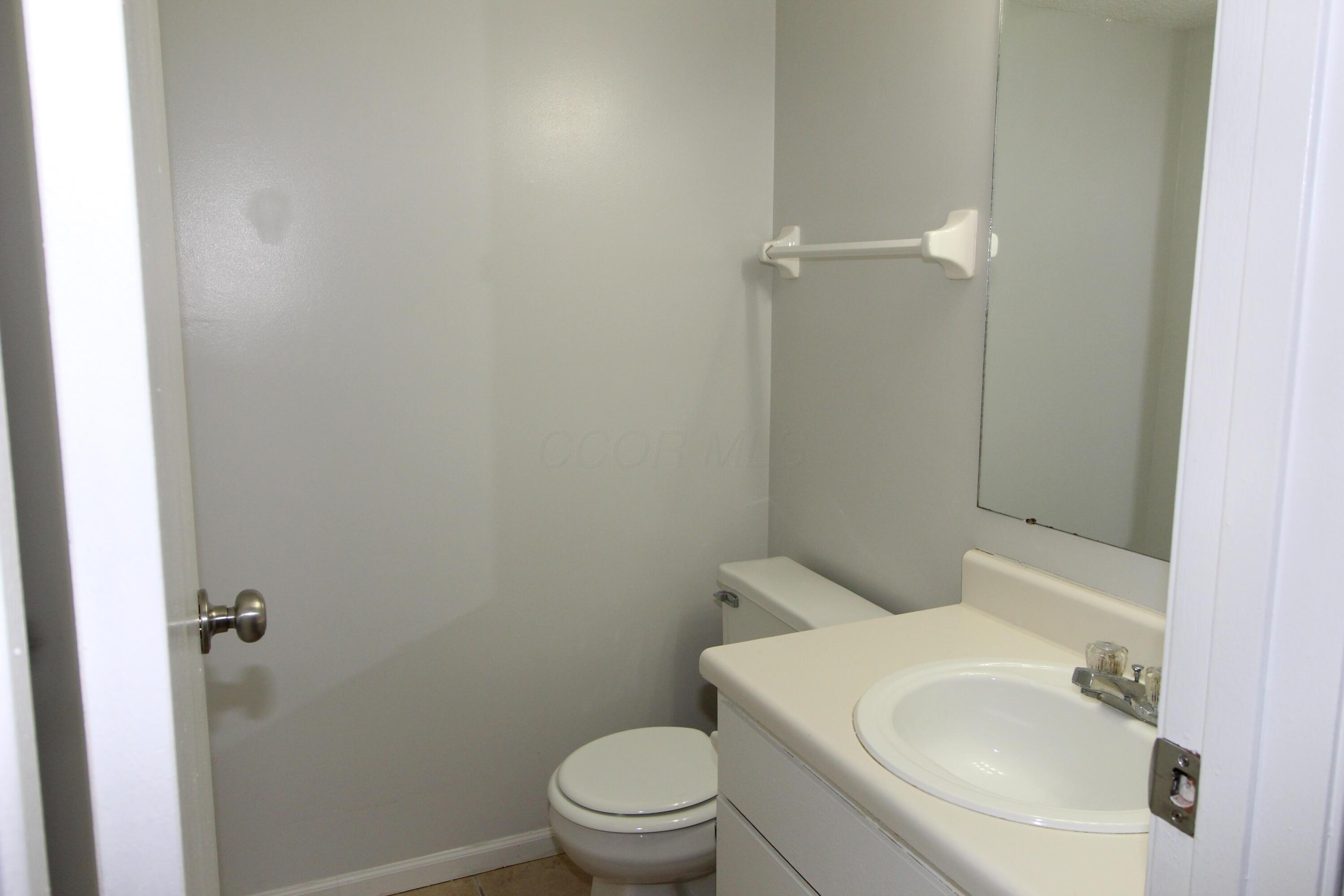 4909 Silver Bow Drive, Hilliard, Ohio image 15
