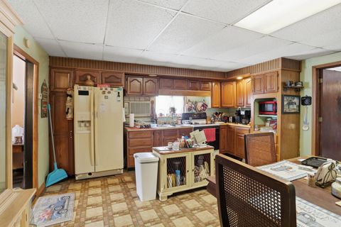 Tiny photo for 614 Garfield Avenue, Bellefontaine, OH 43311 (MLS # 225045453)