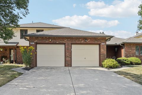 Photo of 3187 Parkview Circle, Grove City, OH 43123 (MLS # 225035151)