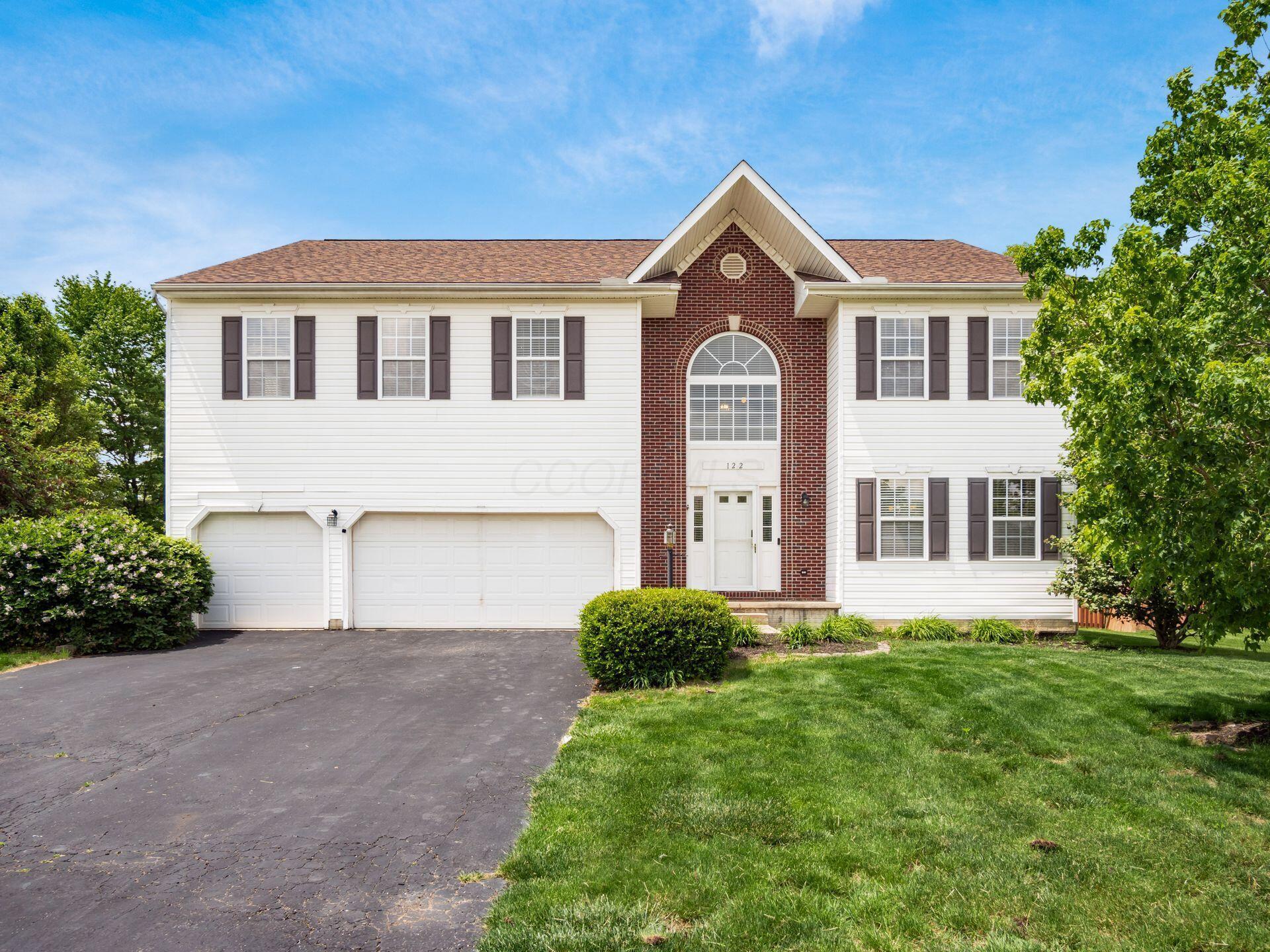 122 Deer Path Court, Pataskala, Ohio image 1
