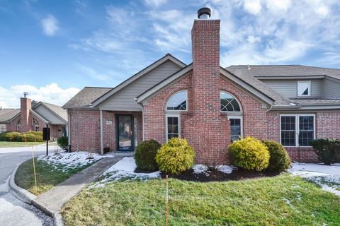 Photo of 913 White Willow Lane, Columbus, OH 43235 (MLS # 226000457)