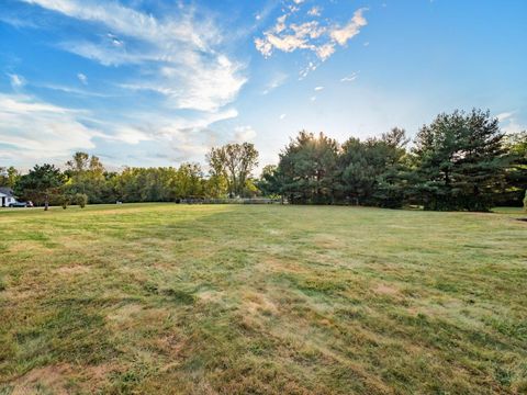 Tiny photo for 640 Curve Road, Delaware, OH 43015 (MLS # 225036471)