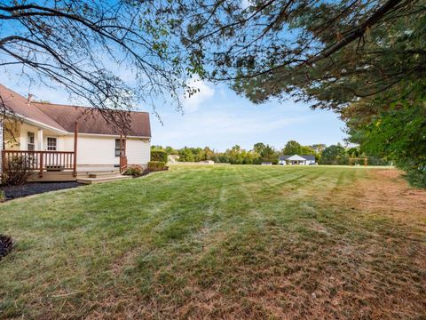 Tiny photo for 640 Curve Road, Delaware, OH 43015 (MLS # 225036471)