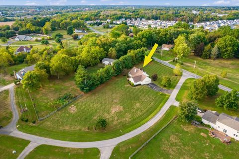 Tiny photo for 640 Curve Road, Delaware, OH 43015 (MLS # 225036471)