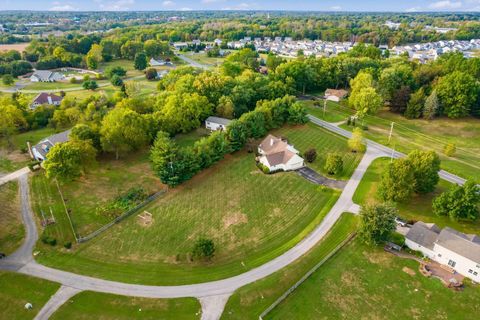 Tiny photo for 640 Curve Road, Delaware, OH 43015 (MLS # 225036471)