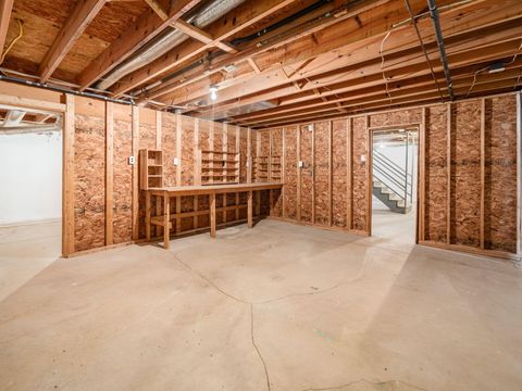 Tiny photo for 640 Curve Road, Delaware, OH 43015 (MLS # 225036471)