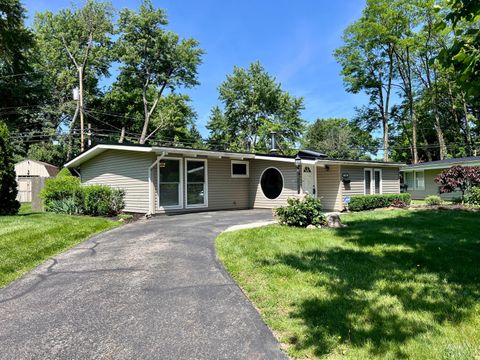 Photo of 153 Douglas Drive, Columbus, OH 43230 (MLS # 226019412)