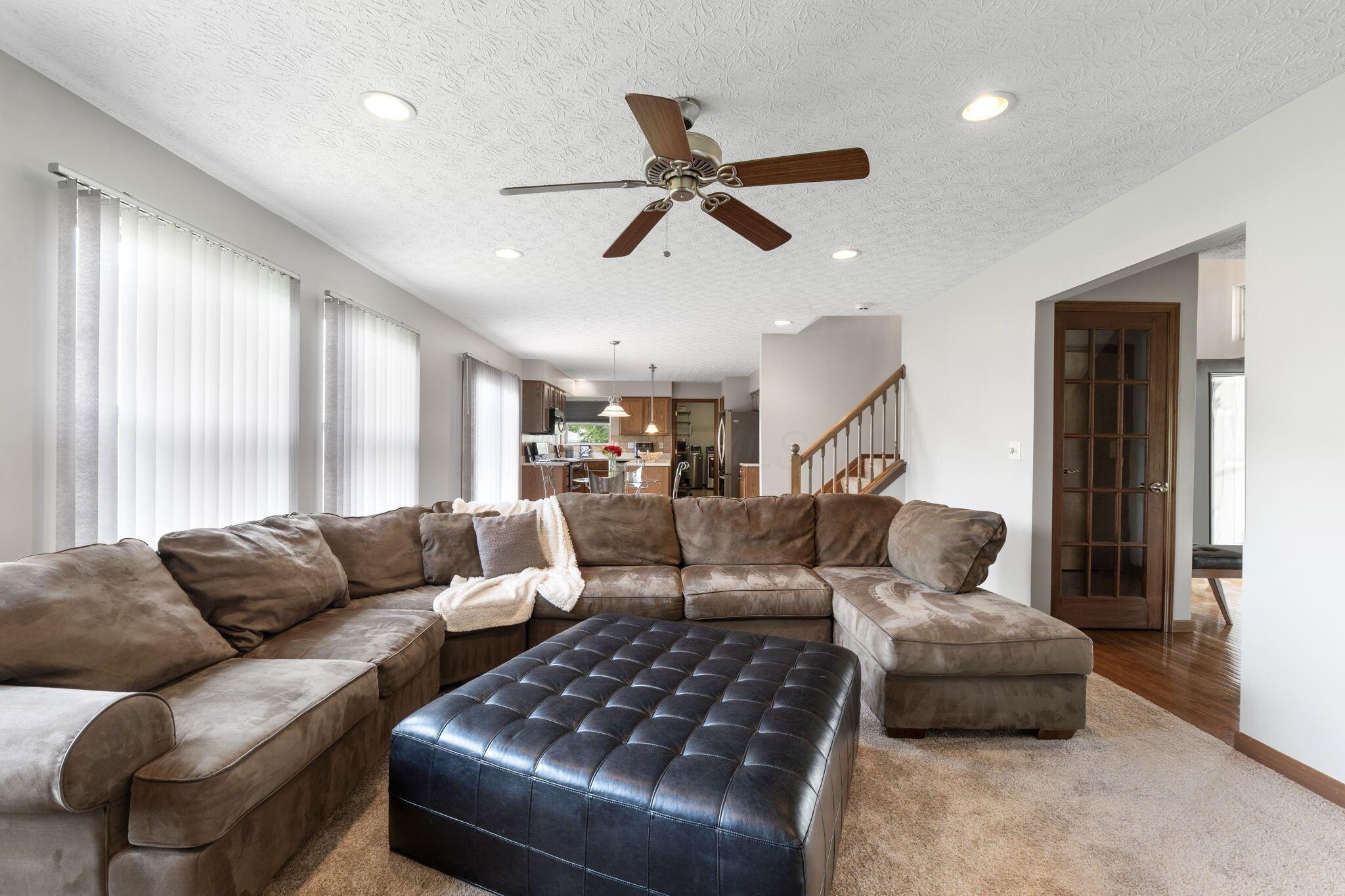 8138 Reynoldswood Drive, Reynoldsburg, Ohio image 12