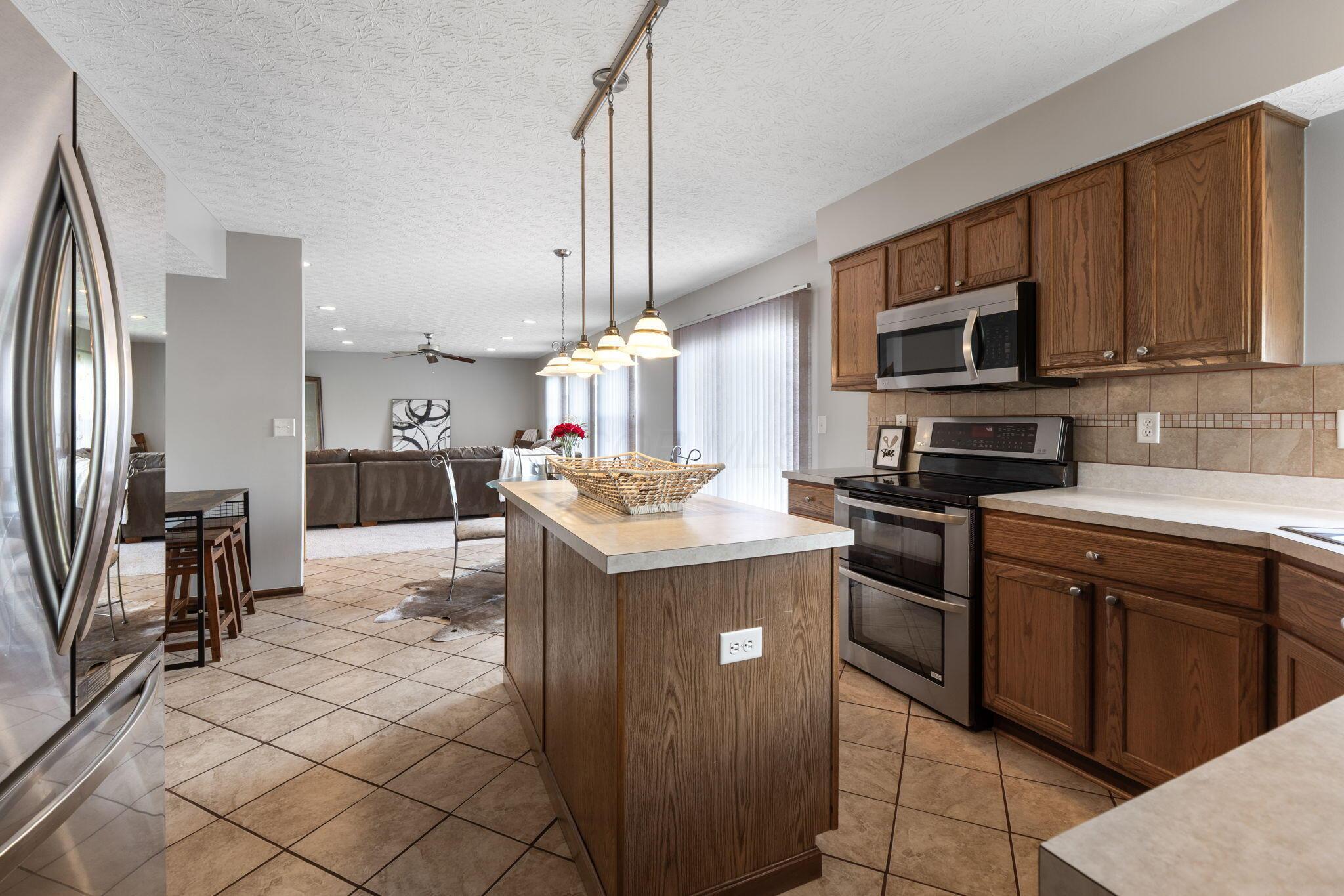 8138 Reynoldswood Drive, Reynoldsburg, Ohio image 20
