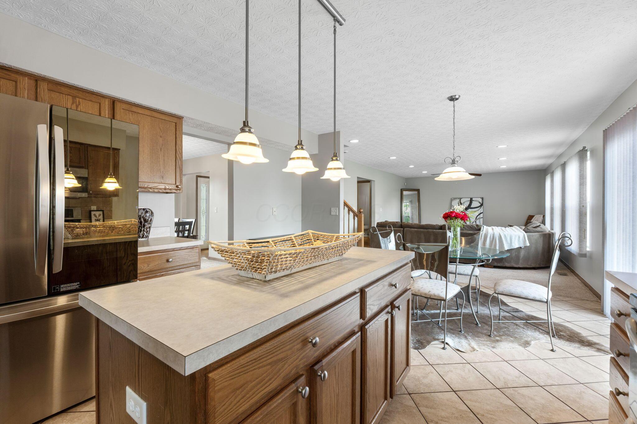 8138 Reynoldswood Drive, Reynoldsburg, Ohio image 19