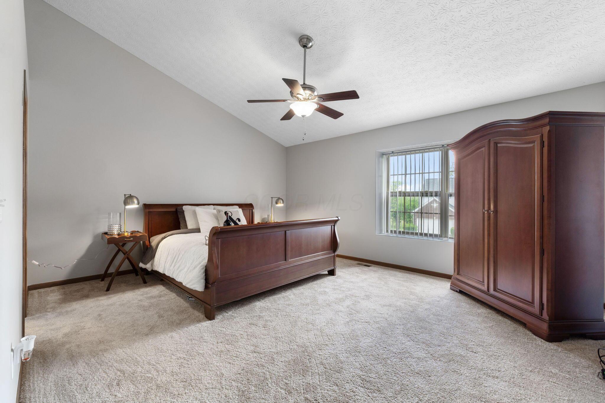 8138 Reynoldswood Drive, Reynoldsburg, Ohio image 35