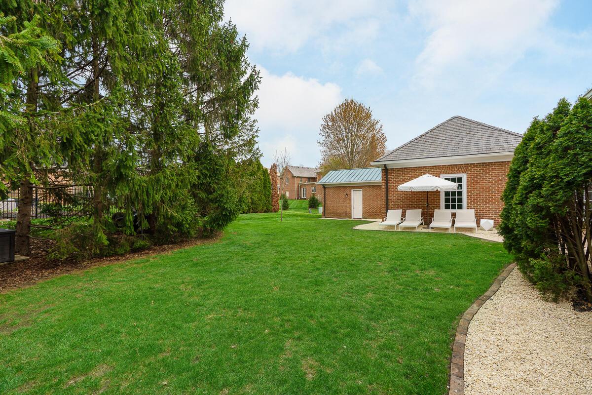 4945 Yantis Drive, New Albany, Ohio image 4