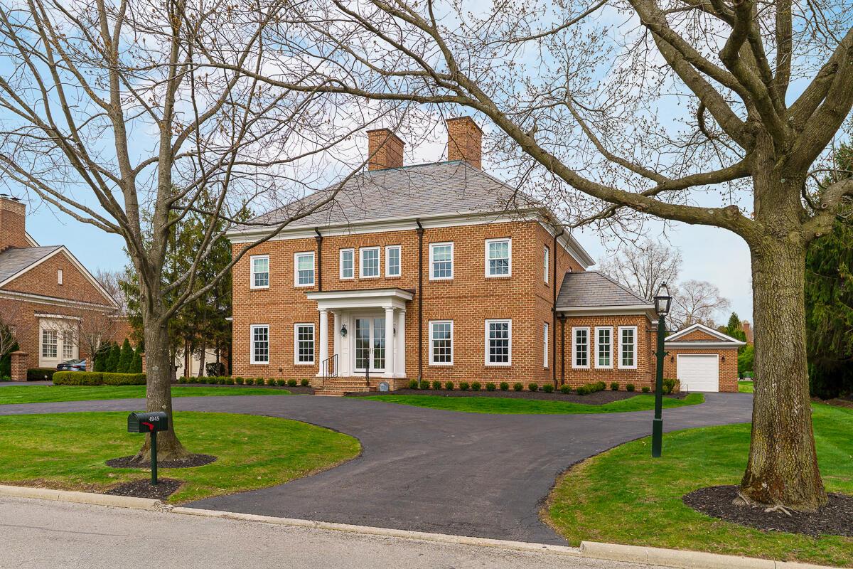 4945 Yantis Drive, New Albany, Ohio image 1