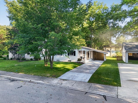 Tiny photo for 750 W 8th Street, Marysville, OH 43040 (MLS # 226035233)