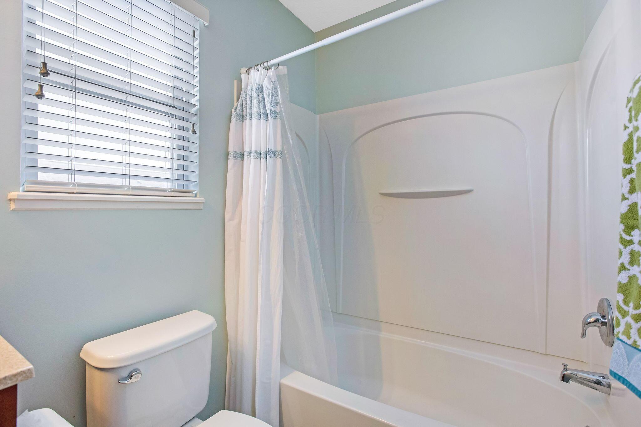 4507 Snowy Meadow Drive, Grove City, Ohio image 35
