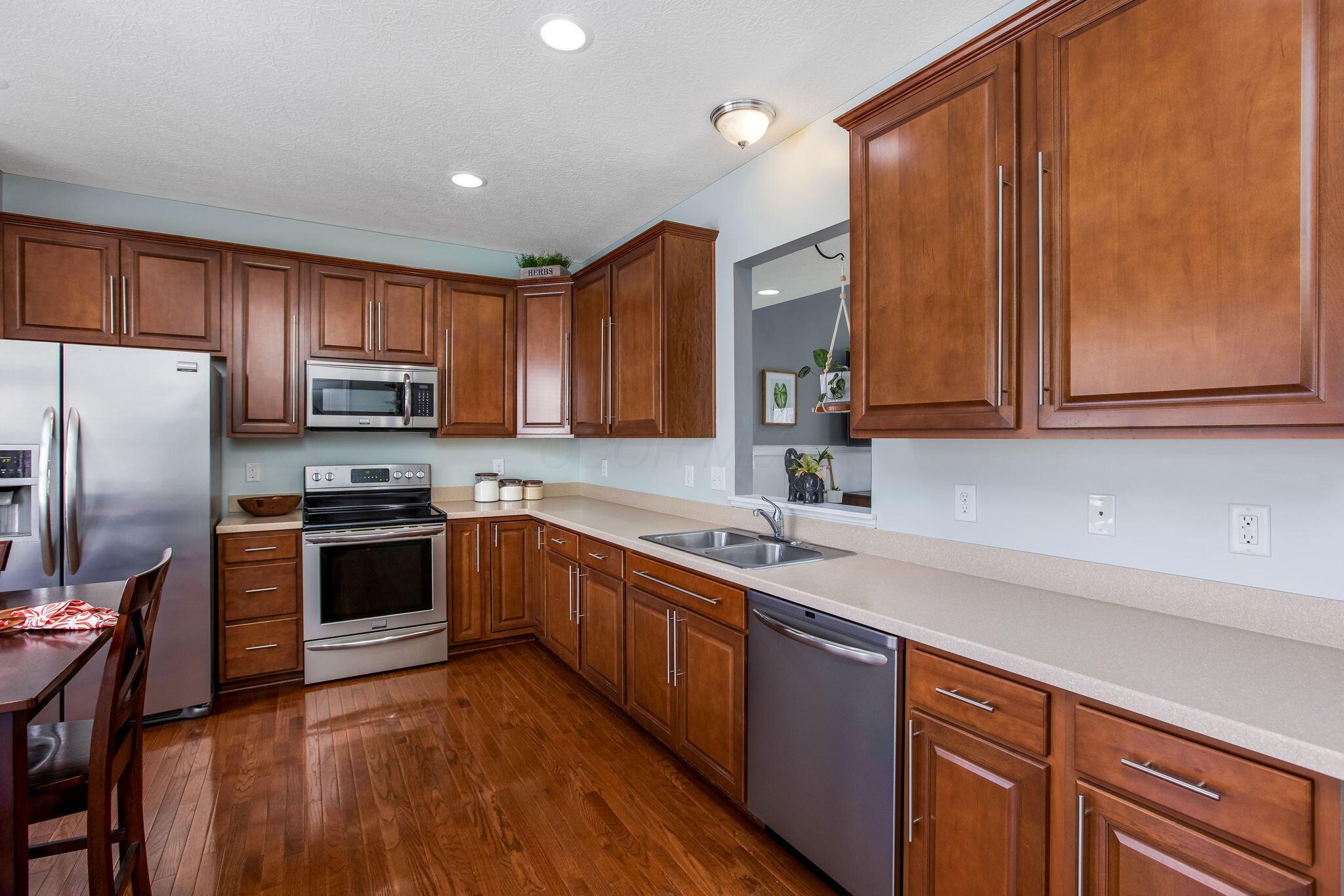 4507 Snowy Meadow Drive, Grove City, Ohio image 15