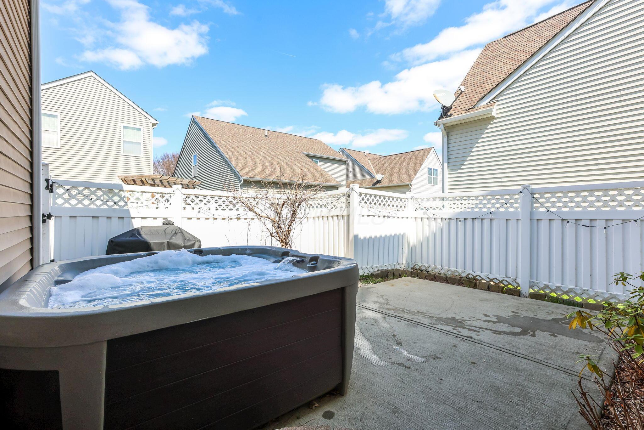 4507 Snowy Meadow Drive, Grove City, Ohio image 40