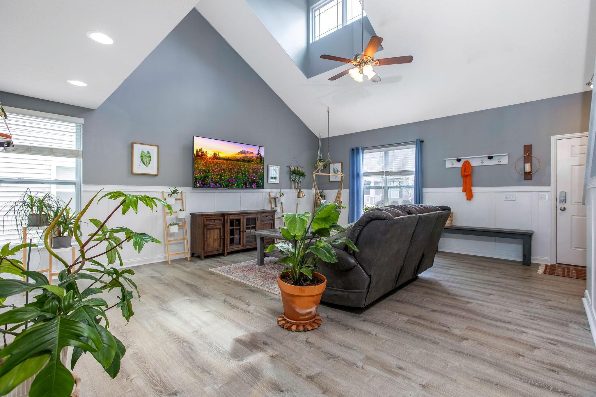 4507 Snowy Meadow Drive, Grove City, Ohio image 13