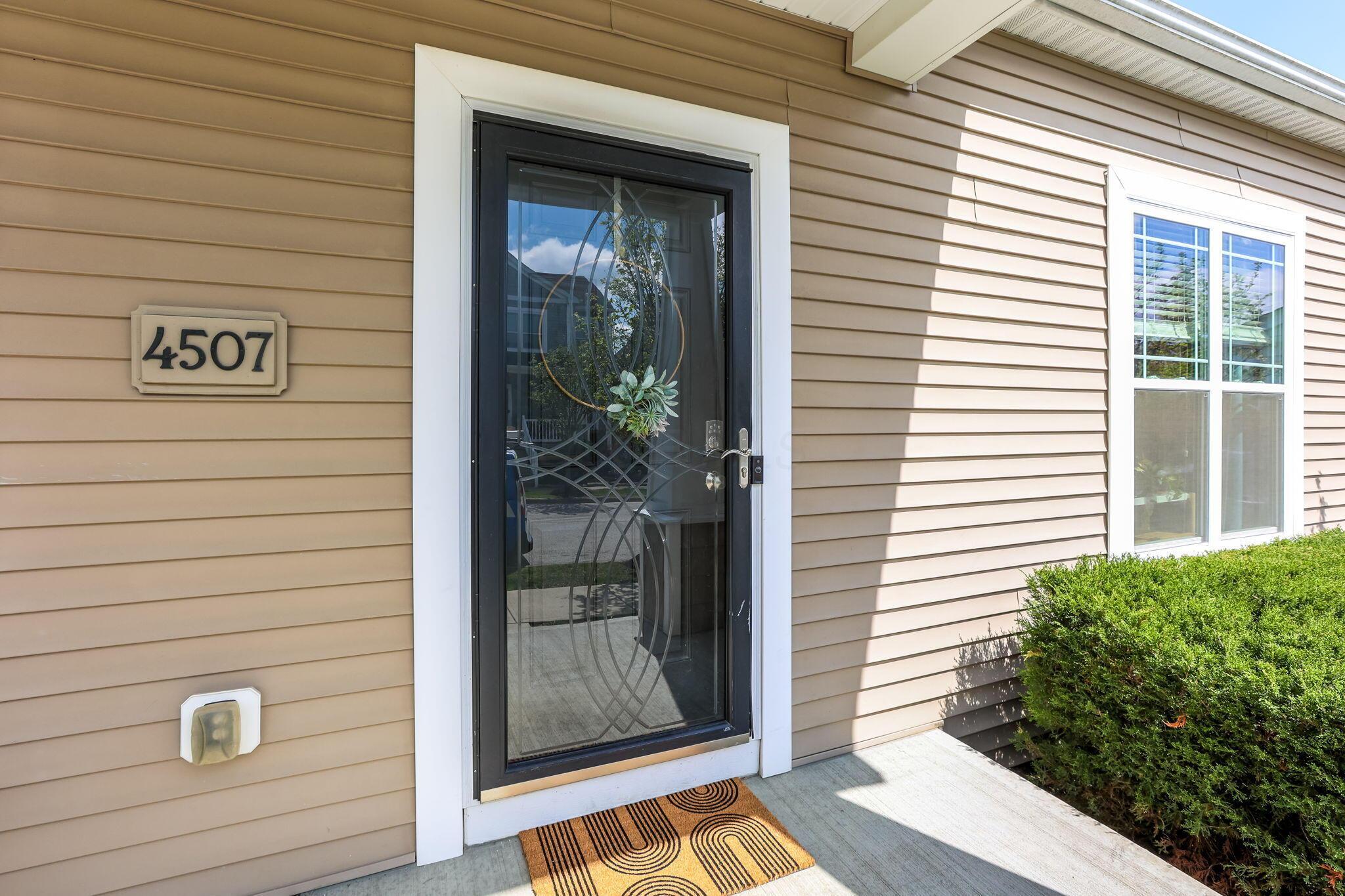 4507 Snowy Meadow Drive, Grove City, Ohio image 8