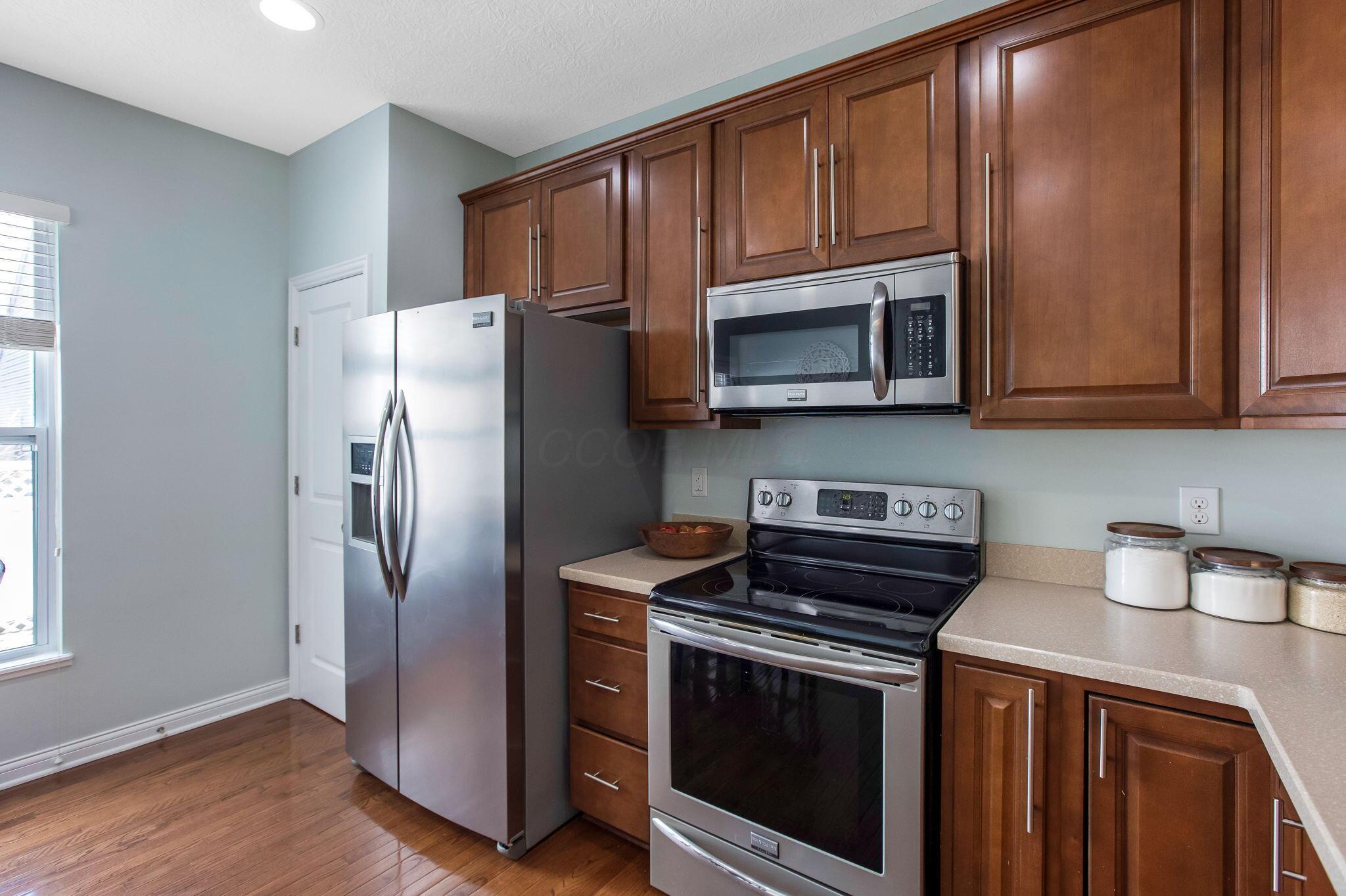 4507 Snowy Meadow Drive, Grove City, Ohio image 18
