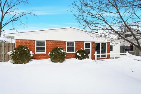 Photo of 3708 Homecomer Drive, Grove City, OH 43123 (MLS # 226002737)