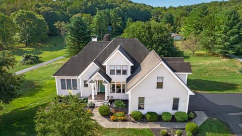 Photo of 153 Marlyn Drive NE, Newark, OH 43055 (MLS # 225032782)