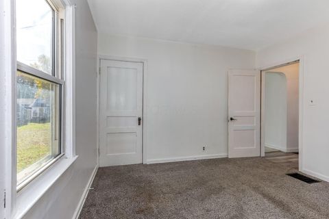 Tiny photo for 140 Sherman Avenue, Lancaster, OH 43130 (MLS # 225041778)