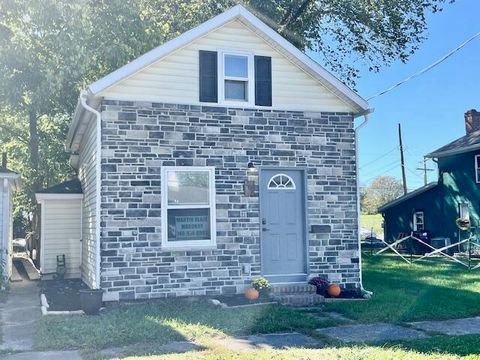 Photo of 207 E Mill Street, Circleville, OH 43113 (MLS # 225039427)