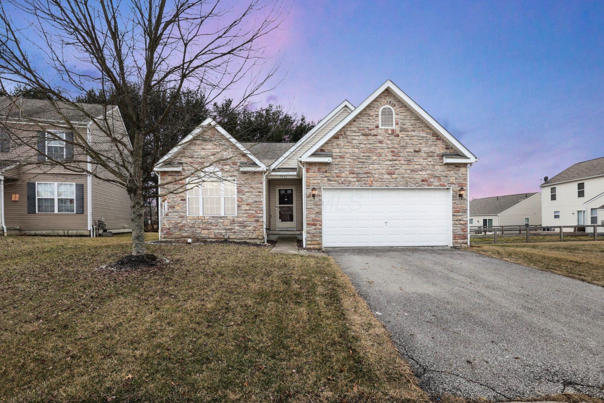 7511 Twisted Bark Drive, Canal Winchester, Ohio image 3