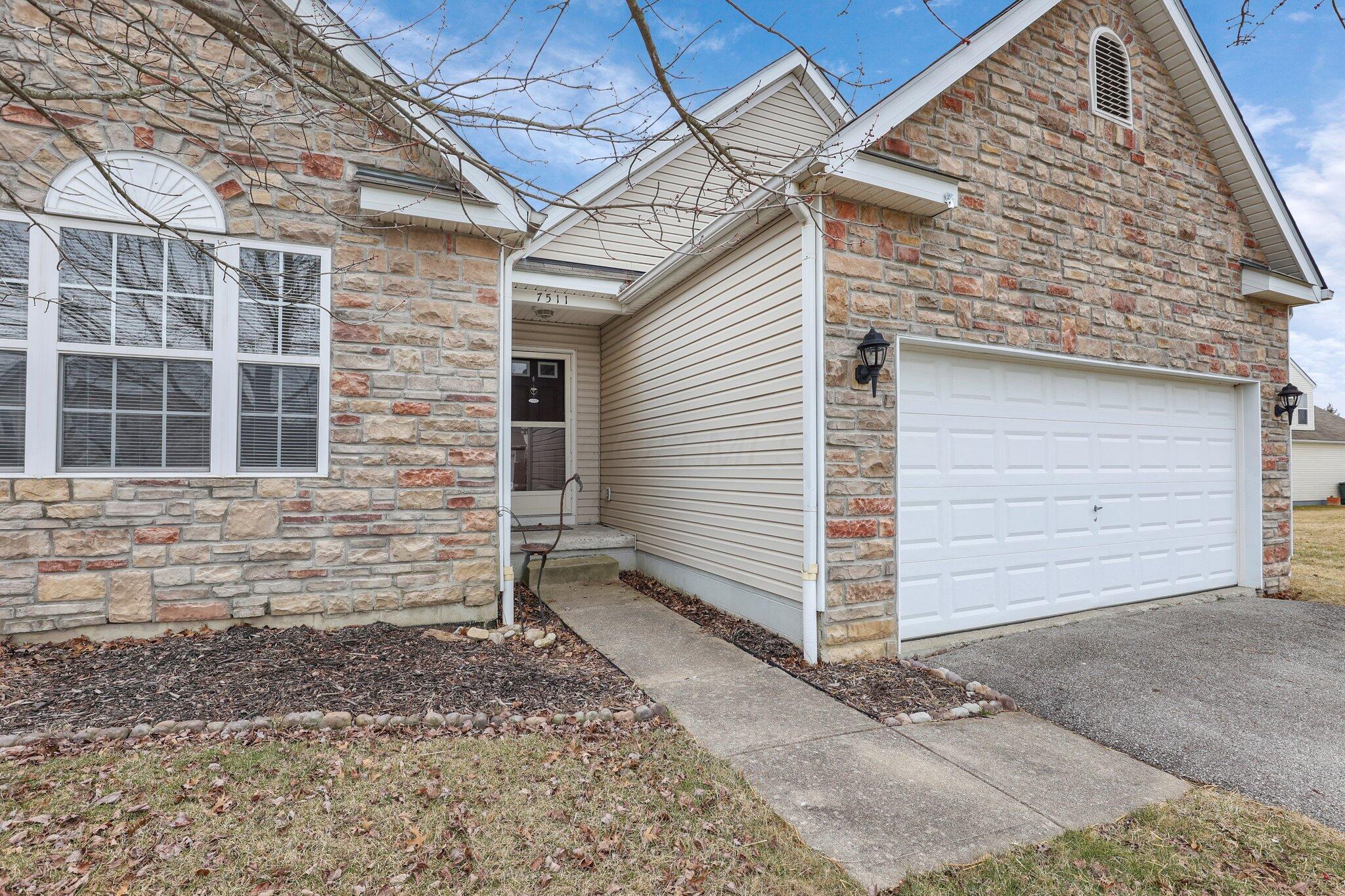 7511 Twisted Bark Drive, Canal Winchester, Ohio image 5