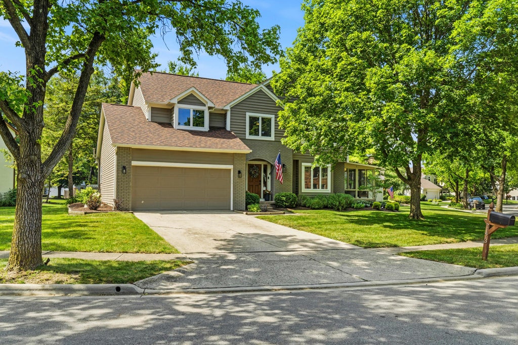 Photo of 7173 Donnybrook Drive, Dublin, OH 43017 (MLS # 226025693)