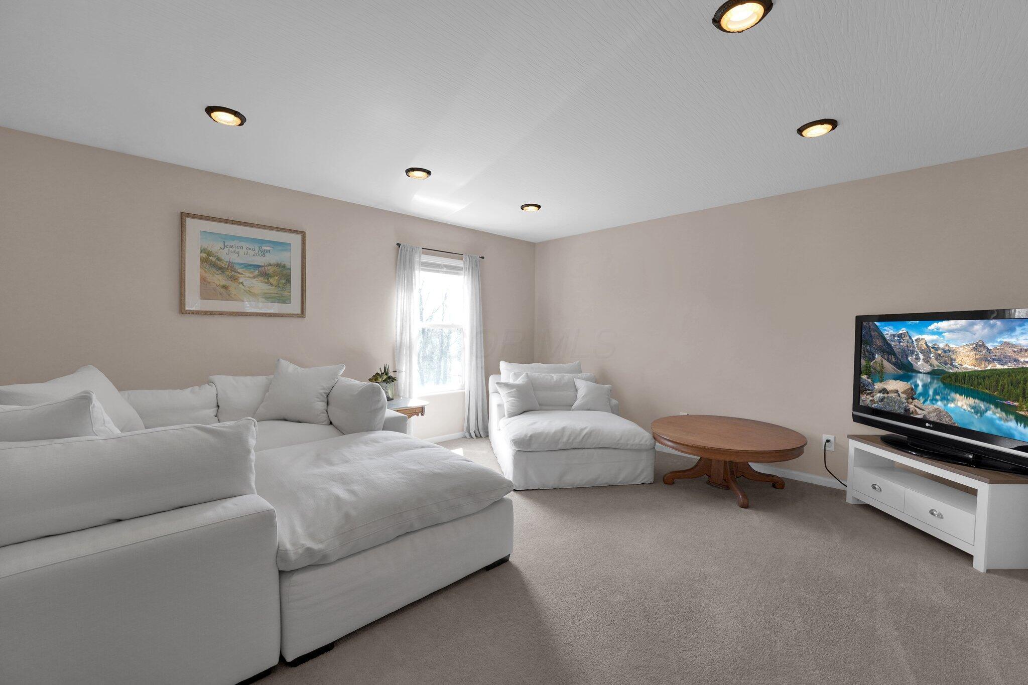 8271 Olympus Lane, Blacklick, Ohio image 27