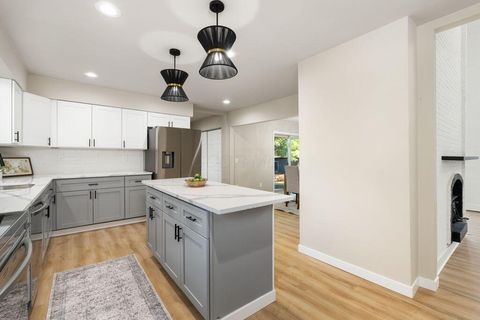 Tiny photo for 2687 Snouffer Road, Columbus, OH 43235 (MLS # 225037587)