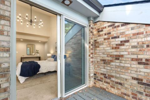 Tiny photo for 2687 Snouffer Road, Columbus, OH 43235 (MLS # 225037587)
