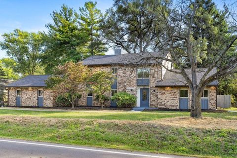 Tiny photo for 2687 Snouffer Road, Columbus, OH 43235 (MLS # 225037587)